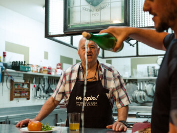 cena en una sociedad gastronomica vasca